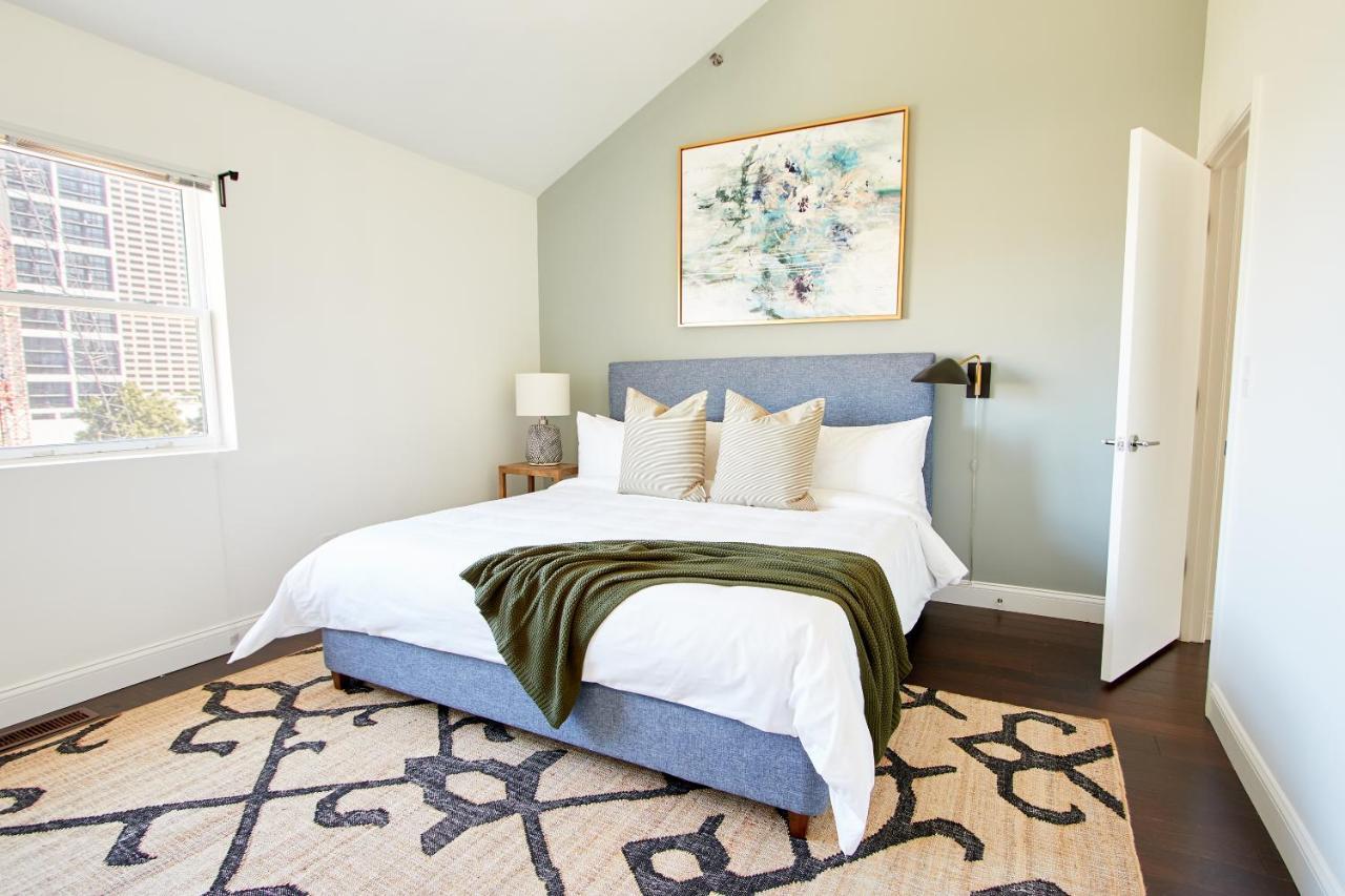Sonder Baltimore Place
